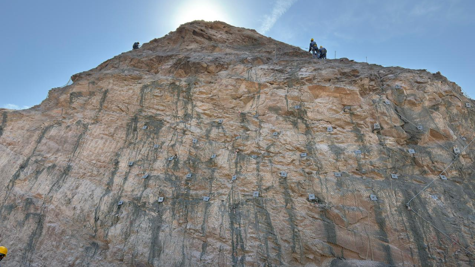 Treatment, Protection & Rock Stabilization Works for the Dubai-Fujairah Freeway